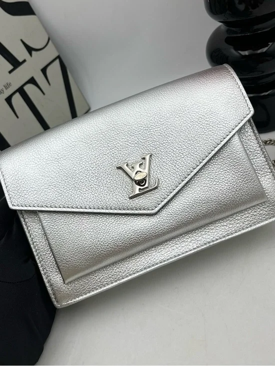 Louis Vuitton | Lockme Collection Silver Chain Bag | Microchip Version - Picture 1 of 11